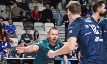 Pewna ręka kapitana Wojtaszka! Beniaminek lepszy od drużyny 25-lecia