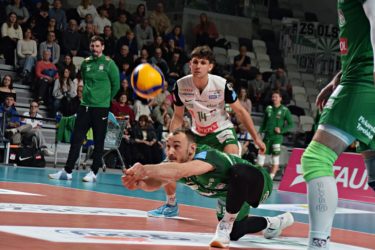 Wicelider tabeli jak równy z równym z zagrożonymi. Końcówki zadecydowały