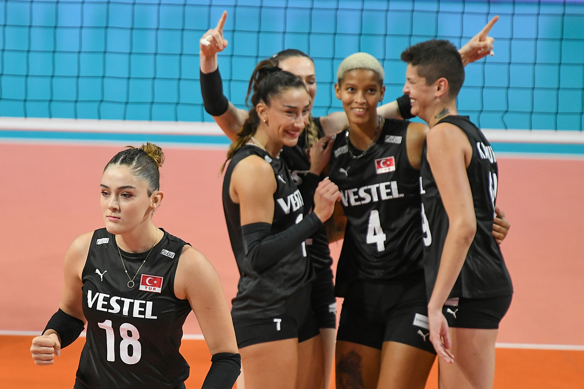 Eczacibasi Stambuł stracił gwiazdę. Zgarnął ją inny gigant