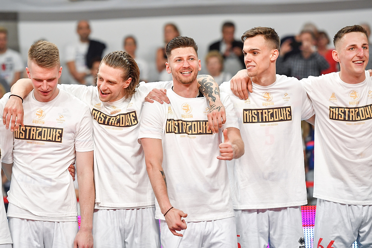 Transfery: Pierwszoligowcy ogłosili skrzydłowych