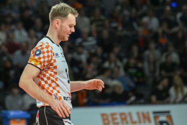 I liga siatkarzy: Zmiana pozycji lidera Astry i sentymentalny powrót do Polski