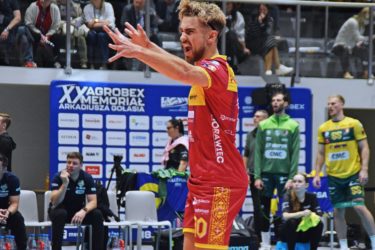 Warta Zawiercie z pełną kontrolą. Jakub Popiwczak zdradza kulisy 