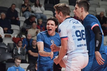 Rozgrywający reprezentuje barwy klubu z rodzinnego miasta i zapewnia: „Nie spuszczamy głów”