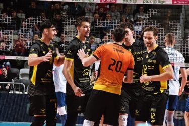 PGE GiEK Skra Bełchatów niczym rozpędzona lokomotywa. Beniaminek nie stanowił wielkiej przeszkody