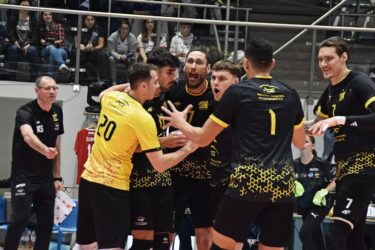 PGE GiEK Skra zagra o utrzymanie serii. Bartosz Krzysiek chwali kolegę