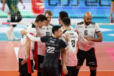 Pojedynek sąsiadów i ligowy klasyk na początek. Terminarz i plan transmisji PlusLigi