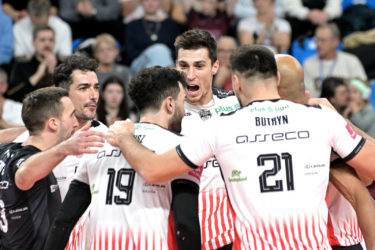 PlusLiga. Asseco Resovia w wielkim stylu wróciła na dobre tory. Rewelacja sezonu bez szans!