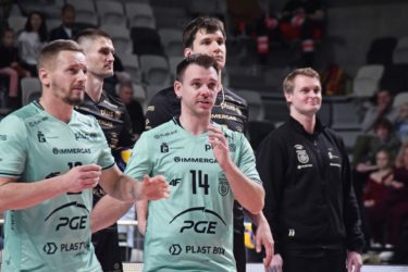 PlusLiga. Pamięta pierwsze małe sukcesy warszawskiej ekipy. Zdecydował się zostać na kolejny sezon