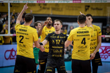 Komedia w Lublinie! Mistrzowie ponownie na czele, a beniaminek dalej kąsa