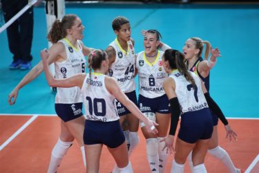 Potknięcie Korneluk w starciu na szczycie. Polki wysoko w rankingach