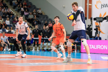 Mocny powrót na „stare śmieci” i niemal przekroczona granica. Półmetek spełnił oczekiwania