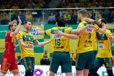 PlusLiga długim graniem stoi. Kolejka hitów podbudowała pretendentów