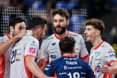 Niespodzianka w opałach! Korzysta ZAKSA, która pnie się coraz wyżej