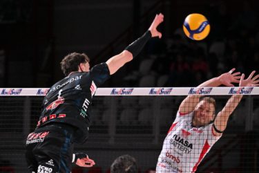 Były siatkarz Skry Bełchatów zakończy sezon przedwcześnie. Rozwiązał kontrakt, by leczyć kontuzję