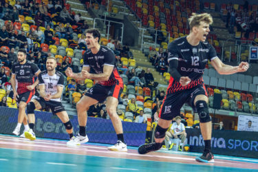 Odkrycie Ligi Mistrzów z lekcją pokory od Rzeszowian! Ćwierćfinał coraz bliżej